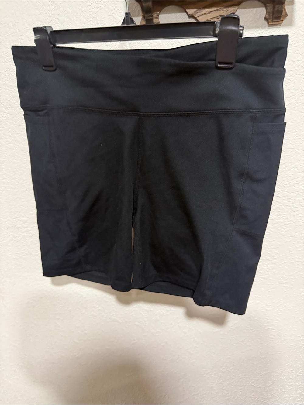 High-Rise Black Women's Bike Shorts with Side Pockets